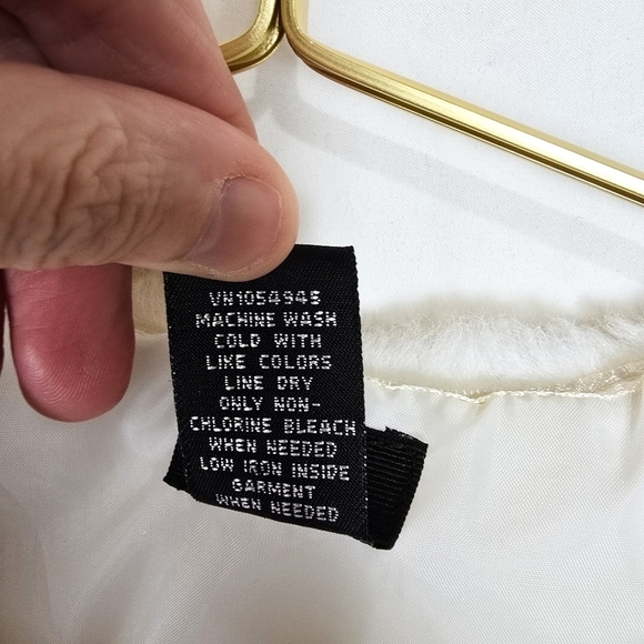 Vintage Y2k Mossimo White Faux Fur Tie Front Vest - Picture 6 of 6